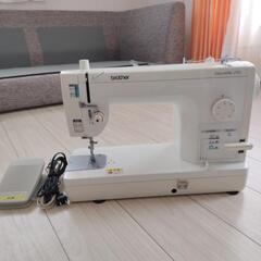 業務用ミシンの画像