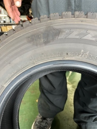 タイヤ　15インチ　BRIDGESTONE BLIZZAK