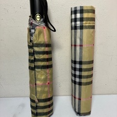 K2407-579 ワンタッチ折りたたみ傘 カバー２つ ボタンで開閉出来ます 中古 汚れありの画像