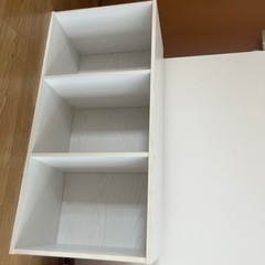 三段カラーボックスの画像