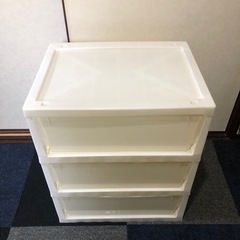 プラスチック3段チェストの画像