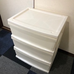 プラスチック3段チェストの画像