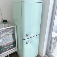 
美品 グリーン 冷蔵庫  130L 