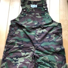 オーバーオール迷彩柄ハーフパンツ