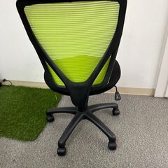 【8/26にて掲載終了します】無料にて差し上げます。メッシュチェア　椅子　黄緑の画像