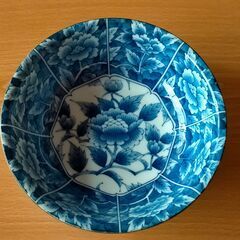 絵がとても綺麗な深皿ペア　新品　未使用の画像