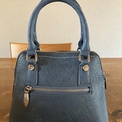 HUND RED バッグの画像