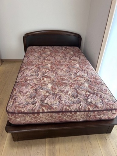 セミダブルベッド