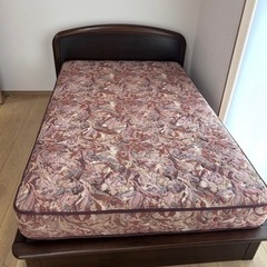 セミダブルベッド