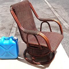 🔴山口市、藤製の涼しい回転イス￥2500🔴単品🔴特に傷み無く美品です