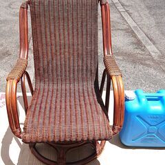 🔴山口市、藤製の涼しい回転イス￥2500🔴単品🔴特に傷み無く美品ですの画像