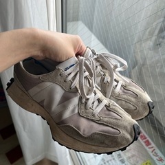 ニューバランス　327 24.5cm