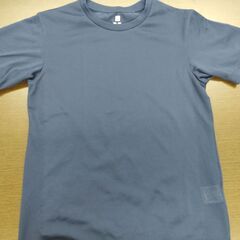 UNIQLO　Ｔシャツ（通気性）150cm