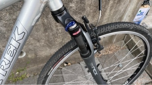 自転車 トレック　
クロスバイク