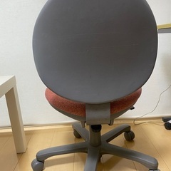 椅子　キャスター付きの画像