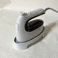 TOSHIBA 東芝 衣類スチーマー TAS-M4 2020年製 ショット式スチーム アイロン コンパクト 軽量 シワ伸ばし 家電 コード付き 