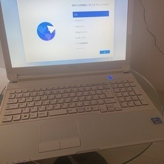 美品薄型/Win11搭載/2世代爆速Core-i7/ホワイト色富士通の画像