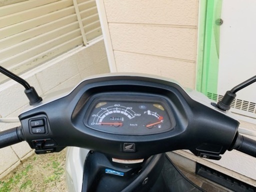 ホンダスペーシー100シルバーです。