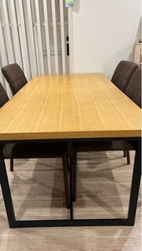 ダイニングテーブル