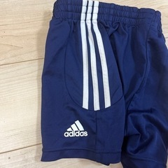 アディダス　キッズ　ハーフパンツ　130サイズの画像