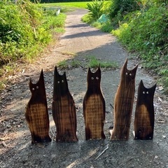 ②黒猫の置物〈B〉