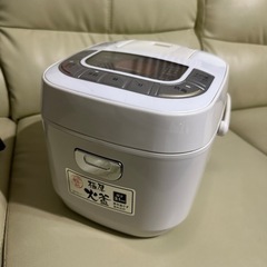 炊飯器　3号炊き　アイリスオーヤマ2019年式
