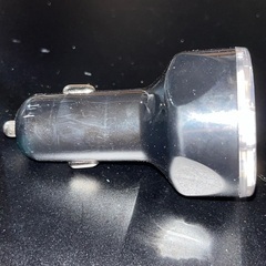 PD充電対応シガーソケット充電器（電圧計付き）の画像