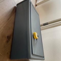 プラスチック衣装ケース　同じものが3個あります。