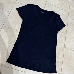 トミーヒルフィガーのTシャツ