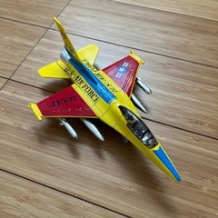 前に進む飛行機