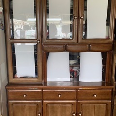 本棚、食器棚、学習机、タンスの画像