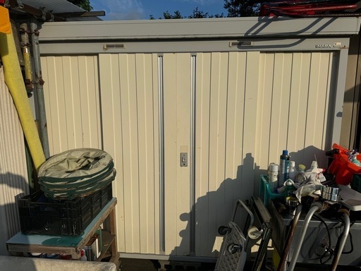 解体必要　イナバ　大型物置