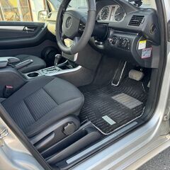 メルセデス・ベンツ B180 平成22年6月 / 実走行：71000 km / 車検：無し ETC ・バックカメラ　スタッドレスタイヤ4本・ノーノルタイヤ4本の画像
