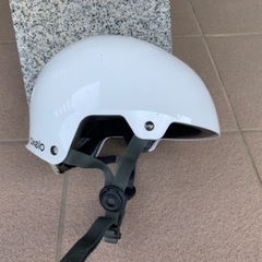 ヘルメット　二つ　フランスの画像