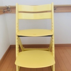 ストッケ風チェアの画像