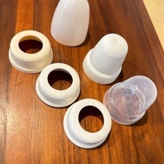ミルトン容器　哺乳瓶3本　粉入れ　哺乳瓶入れ便利なセットの画像