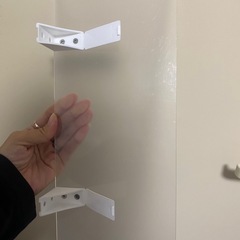 壁に取り付ける小物置の画像
