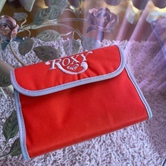 財布　二つ折　ロキシー　ROXY 原宿ムラサキスポーツ