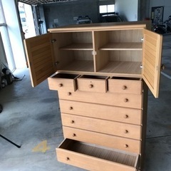 木製カギ付きタンス（上段部分のみ）の画像