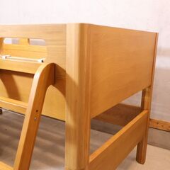 ACTUSで取り扱われていたFUZZLE(ファズル)ハイベッドです。ホワイトオークの深い杢目が使い込むほどに愛着の湧く風合いです。子供の成長に合わせてスペースを有効活用した使い方が出来ます♪の画像