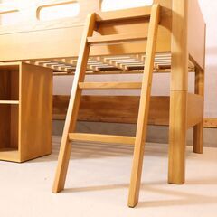 ACTUSで取り扱われていたFUZZLE(ファズル)ハイベッドです。ホワイトオークの深い杢目が使い込むほどに愛着の湧く風合いです。子供の成長に合わせてスペースを有効活用した使い方が出来ます♪の画像