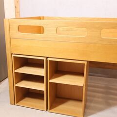 ACTUSで取り扱われていたFUZZLE(ファズル)ハイベッドです。ホワイトオークの深い杢目が使い込むほどに愛着の湧く風合いです。子供の成長に合わせてスペースを有効活用した使い方が出来ます♪の画像