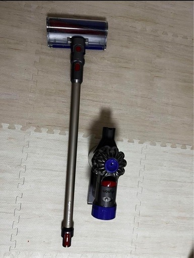 ダイソンV8スティック型掃除機　ジャンク品