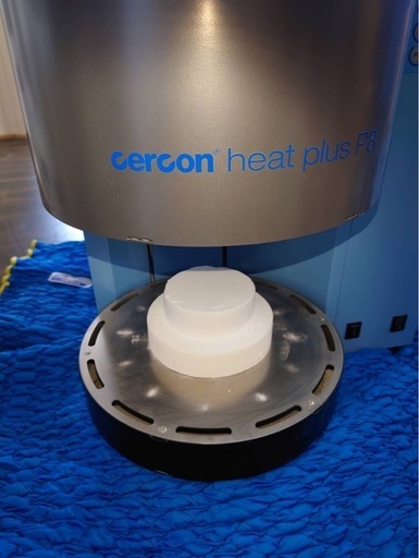 北海道旭川市発Cercon heat plus P8 デグデント セルコンヒートプラス 単相200V 歯科技工 デンツプライ Degu