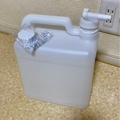 ポリタンク　５Ｌ