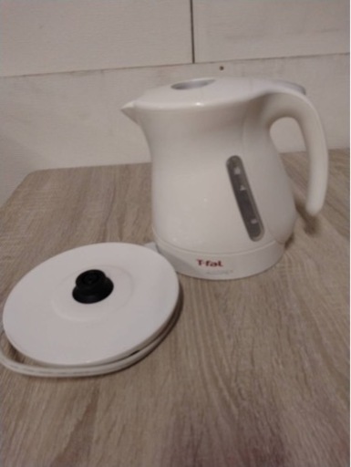 早い者勝ち⭐️ T-faL 電気ケトル ホワイト 電気ポット