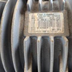 ユーラステクノ　バイブレーター　KEE-24-6B 200V 新品　予備品にの画像