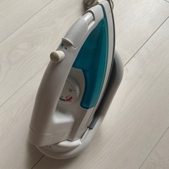日立　コードレスアイロン