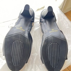 サンダル　パンプス　靴　黒の画像