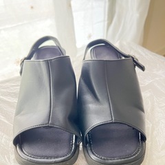 楽に履ける　サンダル　黒　